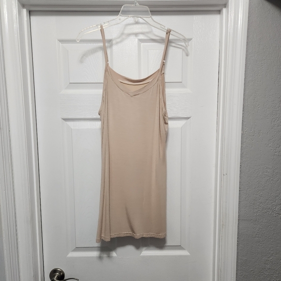 Chic Beige Sleeveless Top - Picture 1 of 2